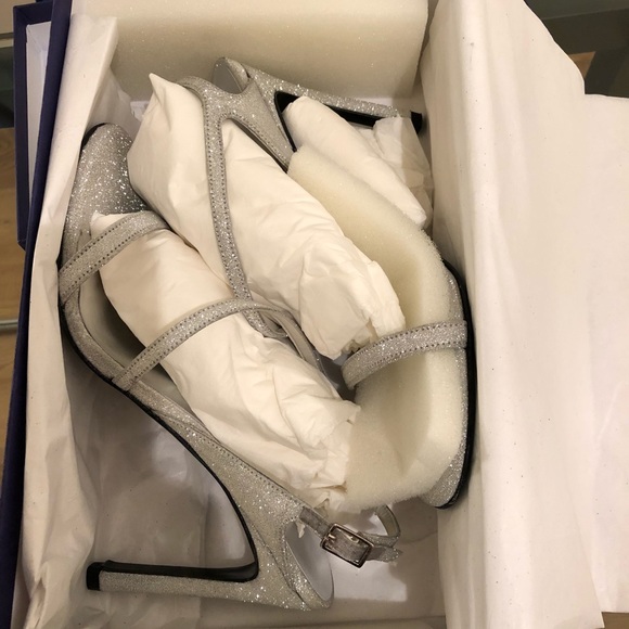 NEW Stuart Weitzman "Sensual" Sandal - silver 6.5M - Picture 7 of 7